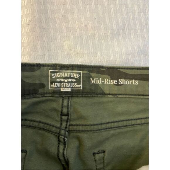 Levi’s camouflage denim shorts size 16 raw hems camo - Picture 6 of 7